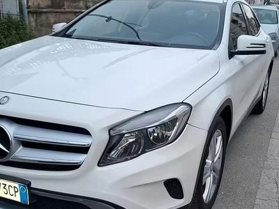 Usata Mercedes GLA180 109 CV (80 kW) 2016 Bianco SUV