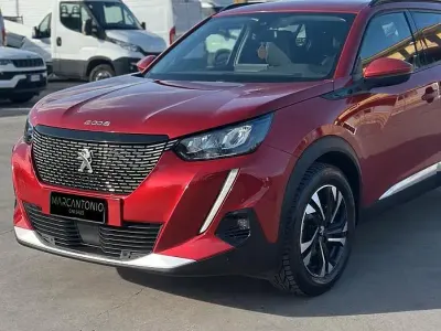 Usata Peugeot 2008 102 CV (75 kW) 2020 Rosso SUV