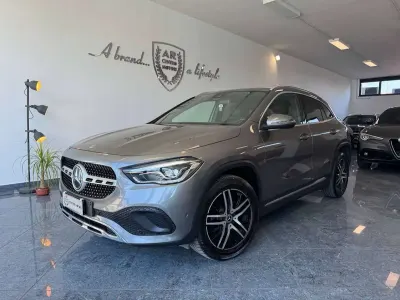 Usata Mercedes GLA180 116 CV (85 kW) 2021 Mountain grey SUV
