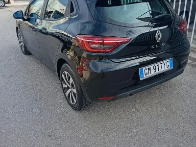 Usata Renault Clio 100 CV (73 kW) 2023 Nero Utilitaria