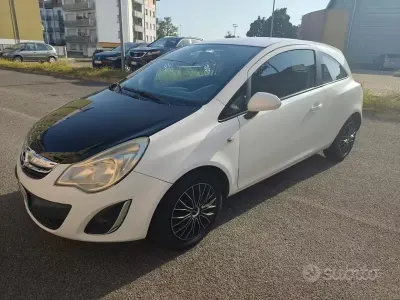 Usata Opel Corsa 85 CV (62 kW) 2011 Bianco Utilitaria
