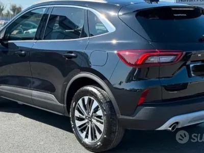 Usata Ford Kuga 151 CV (111 kW) 2024 Nero SUV
