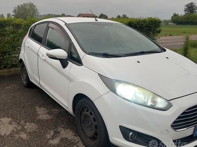 Usado Ford Fiesta 75 HP (55 kW) 2013 Branco Citadino