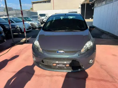 Usata Ford Fiesta Business Edition 97 CV (71 kW) 2012 Grigio Berlina
