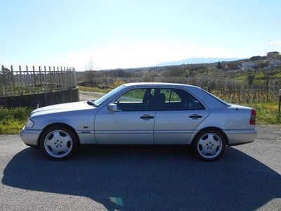 Usata Mercedes C200 136 CV (100 kW) 1995 Grigio Berlina