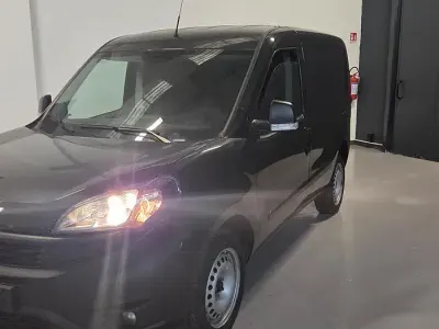 Usata Fiat Doblò Lounge 120 CV (88 kW) 2019 Verde Monovolume