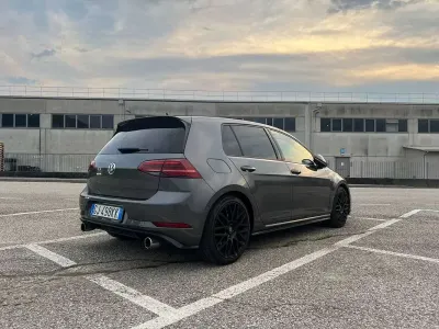 Usata VW Golf VII GTI 245 CV (180 kW) 2017 Grigio Berlina