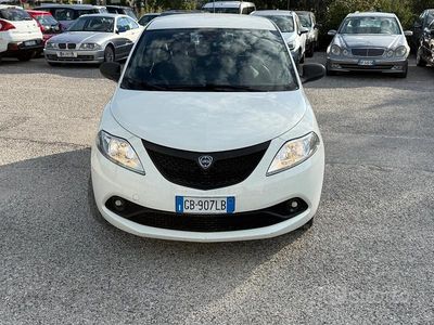 Usata Lancia Ypsilon Gold 69 CV (50 kW) 2020 Bianco Utilitaria