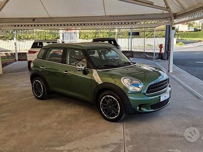 Usata Mini Cooper D Countryman Business 89 CV (65 kW) 2015 Verde SUV