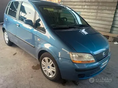 Usata Fiat Idea 69 CV (50 kW) 2005 Bluazzurro Monovolume