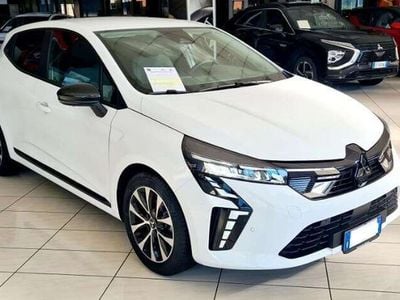 Usata Mitsubishi Colt Invite 91 CV (66 kW) 2024 Bianco / nero Berlina