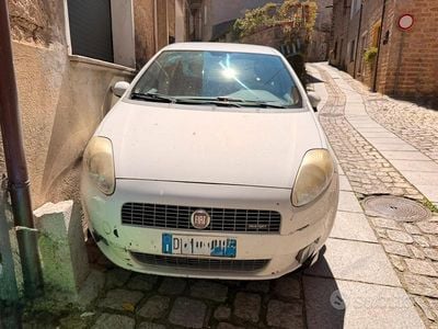 Usata Fiat Grande Punto 75 CV (55 kW) 2009 Bianco Utilitaria