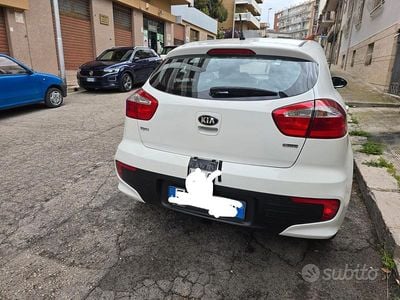 Usata Kia Rio 2015 Bianco Berlina