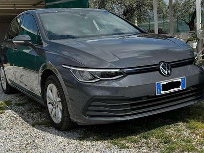 Usata VW Golf VIII Life 116 CV (85 kW) 2021 Grigio Berlina