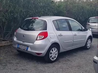 Gebraucht Renault Clio II 75 PS (55 kW) 2010 Limousine