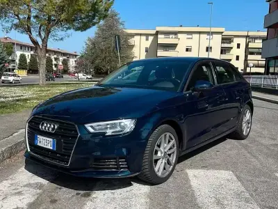 Usata Audi A3 Business 150 CV (110 kW) 2019 Blu Berlina