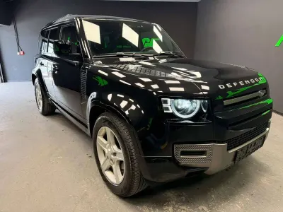 Usata Land Rover Defender SE Dynamic 249 CV (183 kW) 2025 Nero SUV