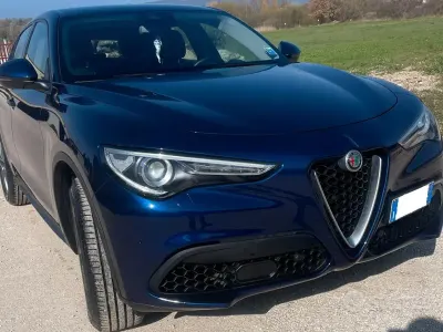 Usata Alfa Romeo Stelvio Executive 210 CV (154 kW) 2018 Blu SUV