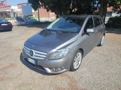 Usata Mercedes B180 Executive 122 CV (89 kW) 2012 Grigio Monovolume