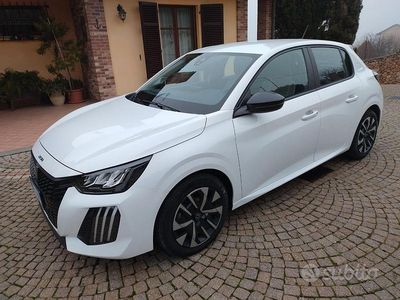 Usata Peugeot 208 Style 75 CV (55 kW) 2024 Bianco Utilitaria