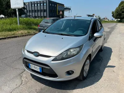 Usata Ford Fiesta 60 CV (44 kW) 2009 Grigio Berlina