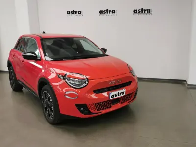 Käytetty Fiat 600 La Prima 61 kW (84 HP) 2024 Sininen Katumaasturi