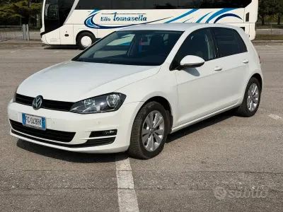 Begagnad VW Golf VII 110 HK (80 kW) 2017 Vit Sedan