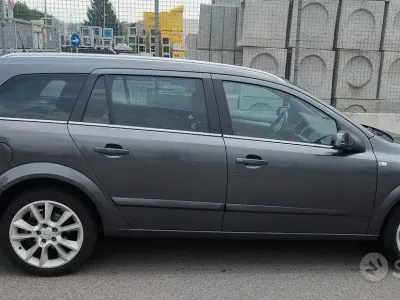 Usata Opel Astra Innovation 120 CV (88 kW) 2009 Grigio Station wagon