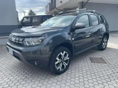 Usata Dacia Duster Extreme 101 CV (74 kW) 2023 Grigio SUV