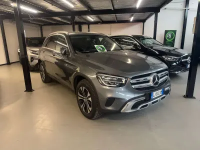 Usata Mercedes GLC300 Business 194 CV (142 kW) 2022 Grigio SUV