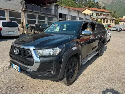 Usata Toyota HiLux Executive 204 CV (150 kW) 2023 Nero Pick-up