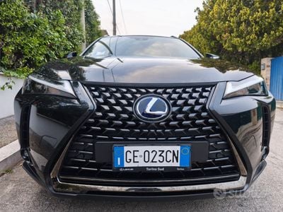 Lexus UX 250h