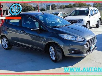 Usata Ford Fiesta Titanium 75 CV (55 kW) 2016 Grigio Utilitaria