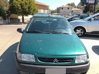 Usata Citroën Saxo 57 CV (41 kW) 1997 Verde Utilitaria