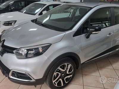 Usata Renault Captur Intens 90 CV (66 kW) 2016 Grigio SUV