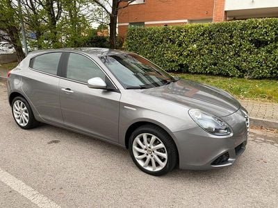 Usata Alfa Romeo Giulietta Exclusive 170 CV (125 kW) 2012 Grigio Utilitaria