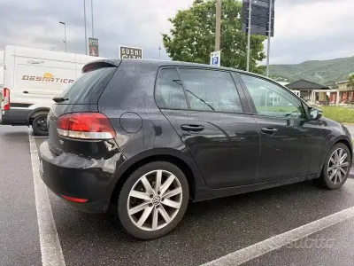 Usata VW Golf VI 105 CV (77 kW) 2010 Utilitaria
