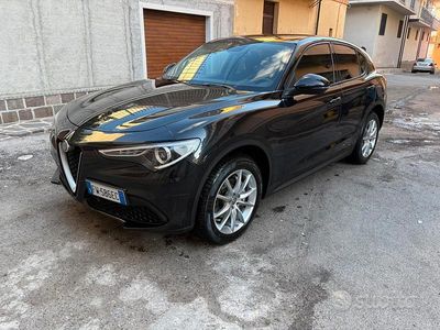 Usata Alfa Romeo Stelvio 190 CV (139 kW) 2019 Nero SUV