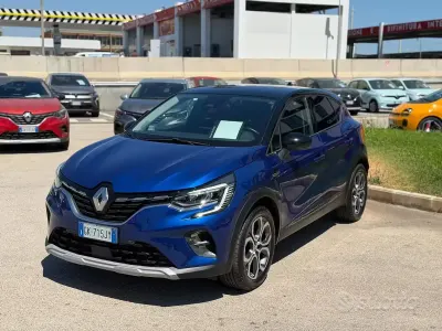 Usata Renault Captur Techno 101 CV (74 kW) 2023 Blu SUV