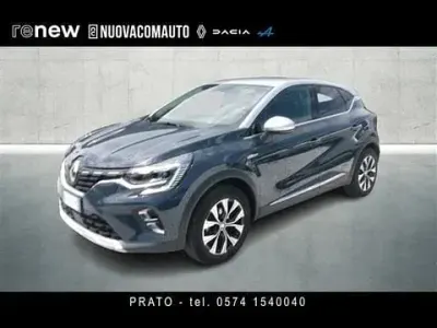 Usata Renault Captur Techno 100 CV (73 kW) 2023 Blu scuro SUV