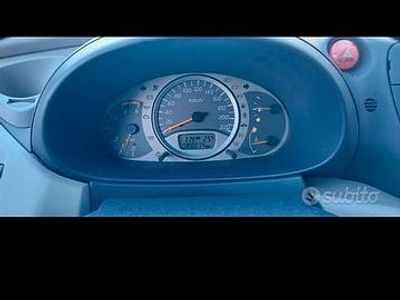 Usata Nissan Almera 136 CV (100 kW) 2004 Grigio Berlina