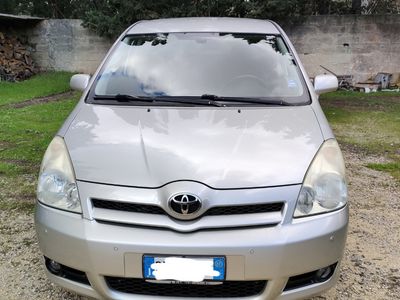 usata Toyota Corolla Verso 2.2 16V D-4D anno 2007