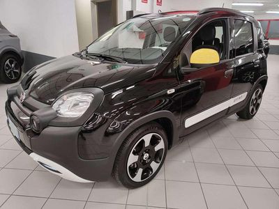 Begagnad Fiat Panda Cross Cross Plus 69 HK (50 kW) 2025 Svart Halvkombi