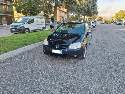 Usata VW Golf VI 102 CV (75 kW) 2009 Nero Utilitaria