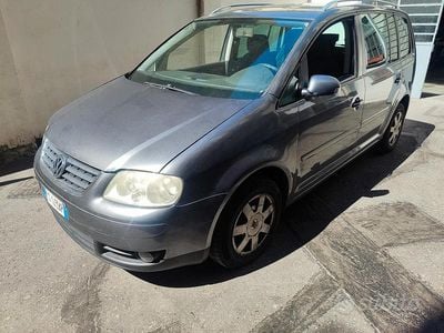 Usata VW Touran Trendline 140 CV (102 kW) 2004 Grigio Monovolume