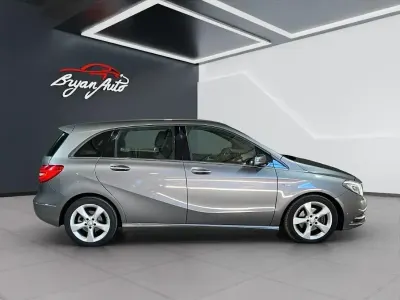Begagnad Mercedes B200 Premium 156 HK (114 kW) 2012 Grå Minibuss