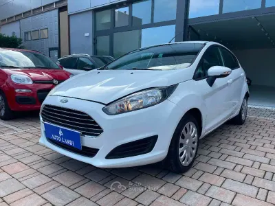 Gebraucht Ford Fiesta Trend 75 PS (55 kW) 2015 Weiß Van