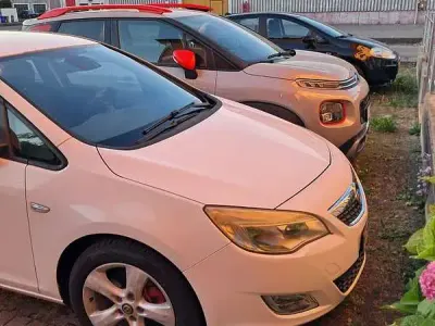 Usata Opel Astra Cosmo 110 CV (80 kW) 2010 Berlina