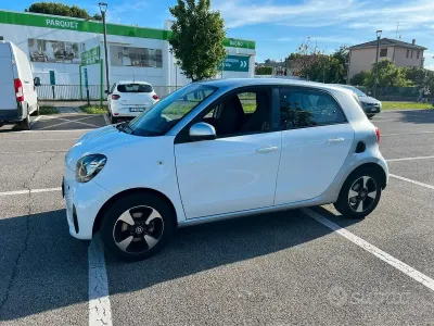 Usata Smart ForFour Electric Drive Passion 41 kW (56 CV) 2021 Bianco Berlina