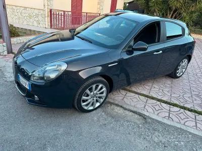 Usata Alfa Romeo Giulietta 120 CV (88 kW) 2019 Blu Utilitaria